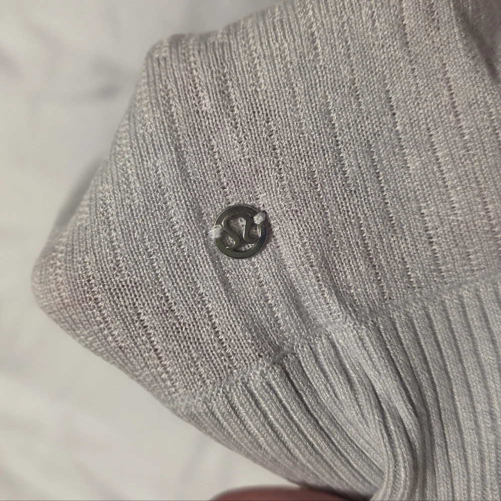 Lululemon Stillness Wrap - Picture 2 of 3